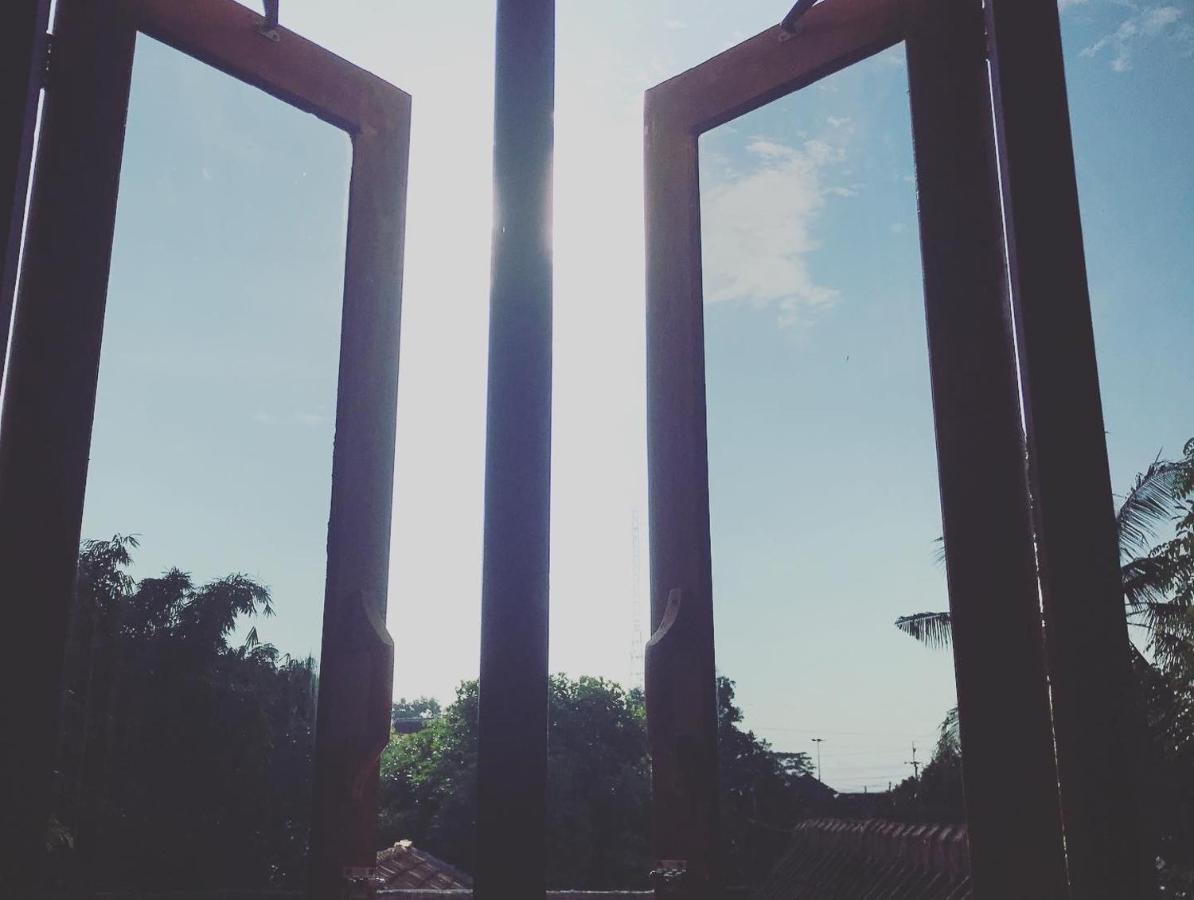 Diana'S Homestay Banyuwangi  Esterno foto