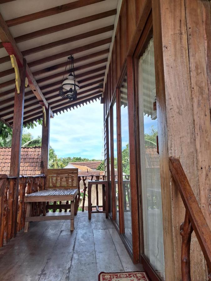 Diana'S Homestay Banyuwangi  Esterno foto