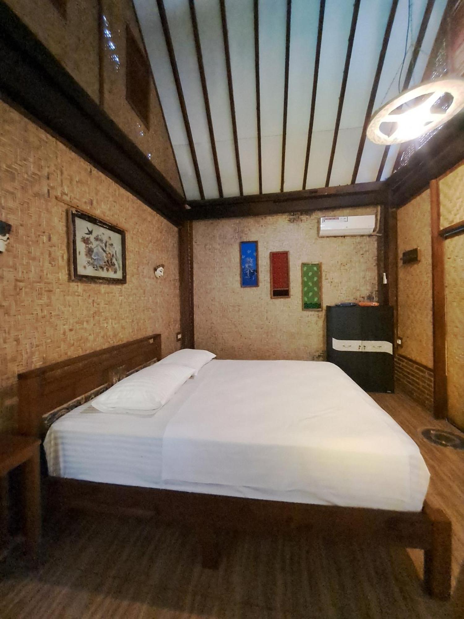 Diana'S Homestay Banyuwangi  Esterno foto