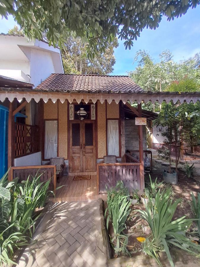 Diana'S Homestay Banyuwangi  Esterno foto