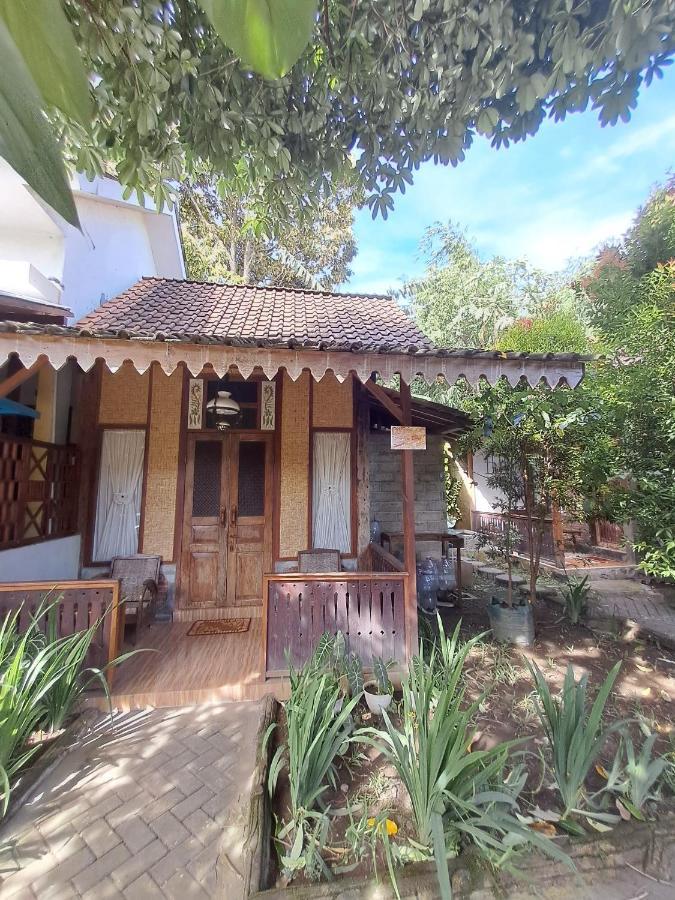 Diana'S Homestay Banyuwangi  Esterno foto