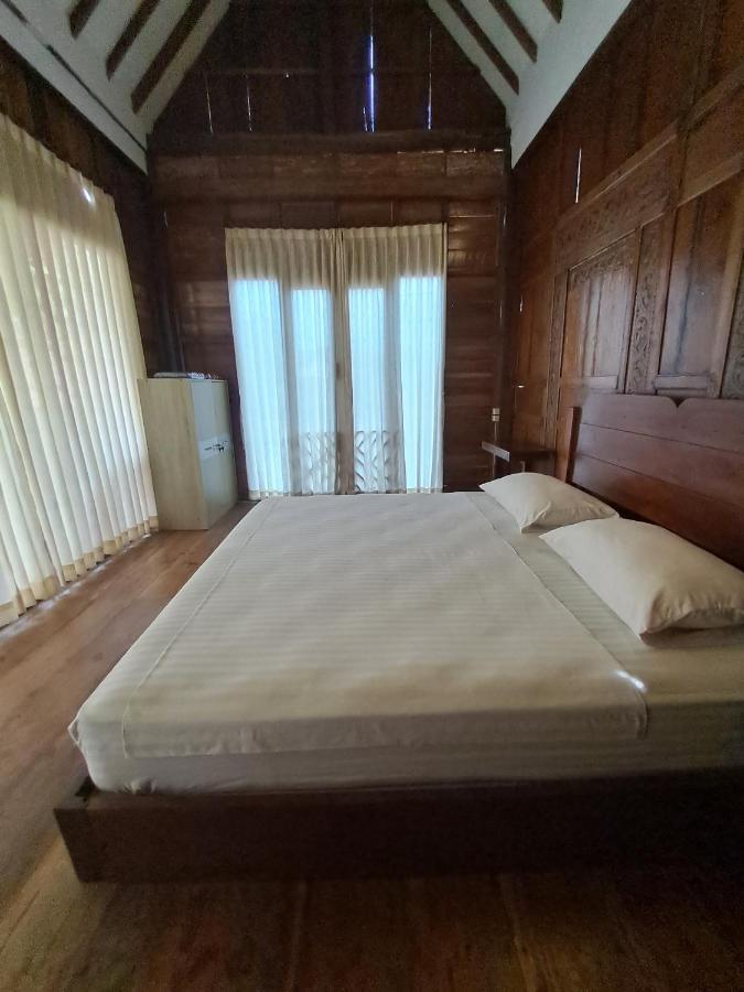 Diana'S Homestay Banyuwangi  Esterno foto