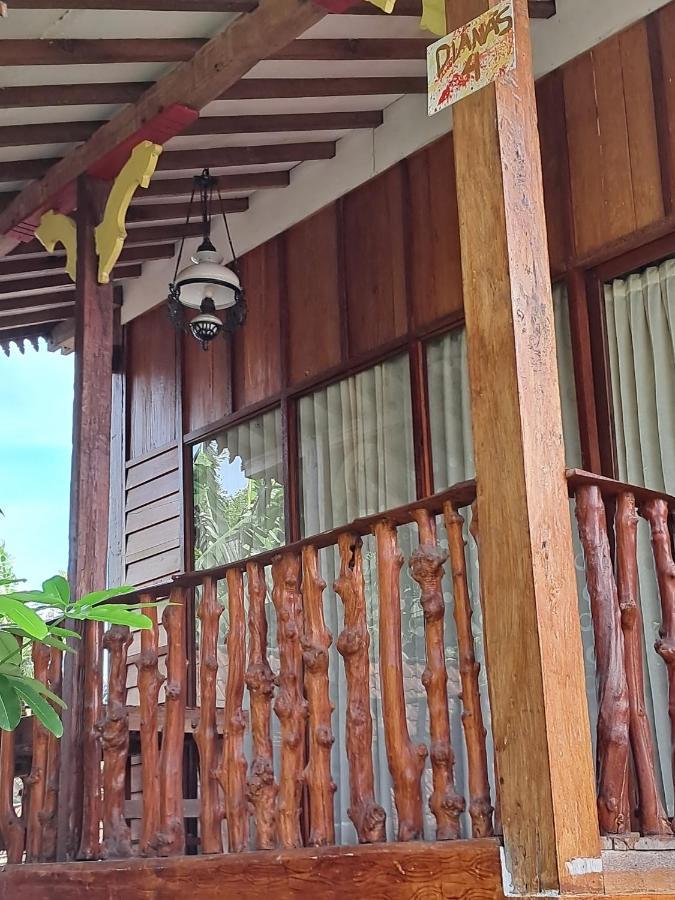 Diana'S Homestay Banyuwangi  Esterno foto