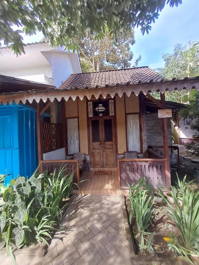 Diana'S Homestay Banyuwangi  Esterno foto