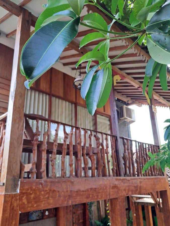 Diana'S Homestay Banyuwangi  Esterno foto