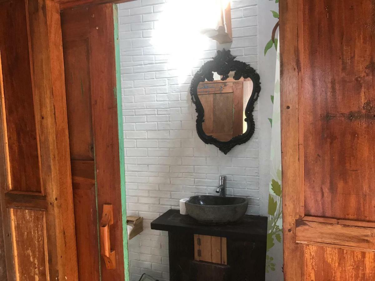 Diana'S Homestay Banyuwangi  Esterno foto