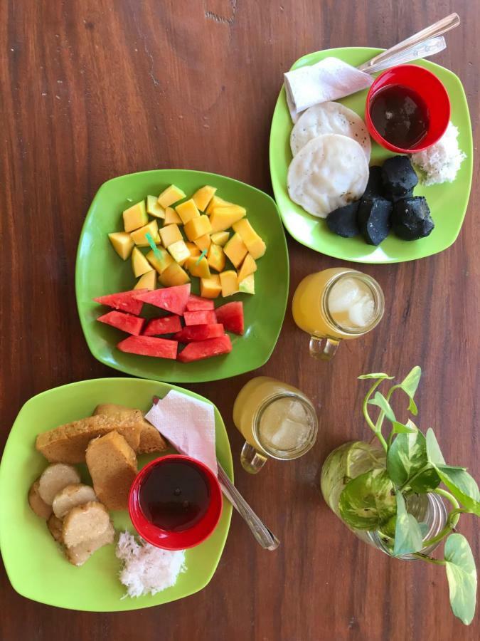 Diana'S Homestay Banyuwangi  Esterno foto